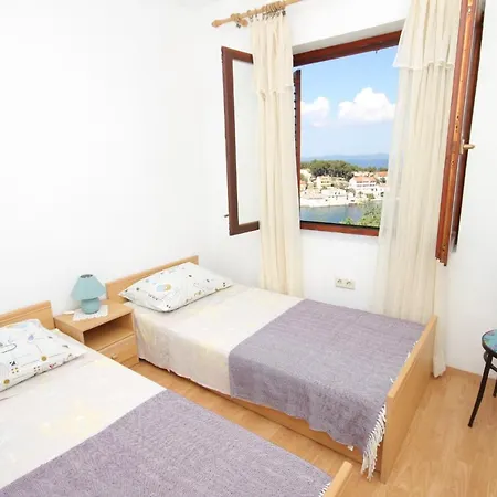 With Parking Space Sali, Dugi Otok - 8152 アパート *