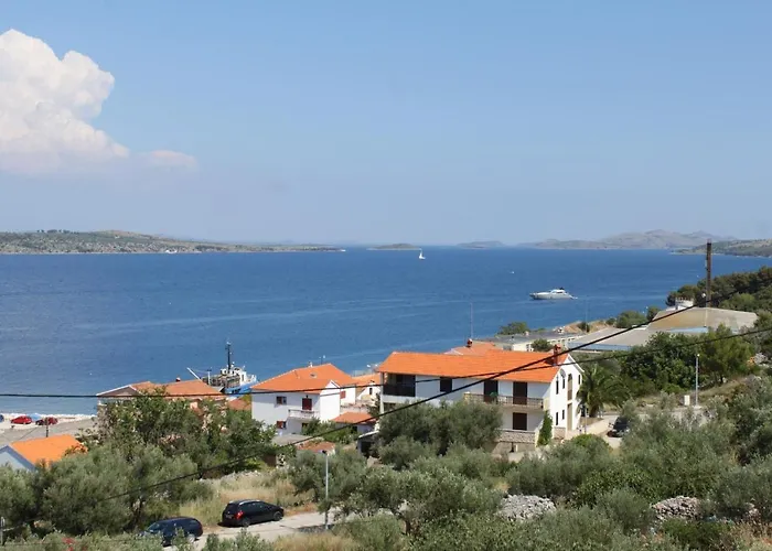 With Parking Space Sali, Dugi Otok - 8152 Apartmán Sali